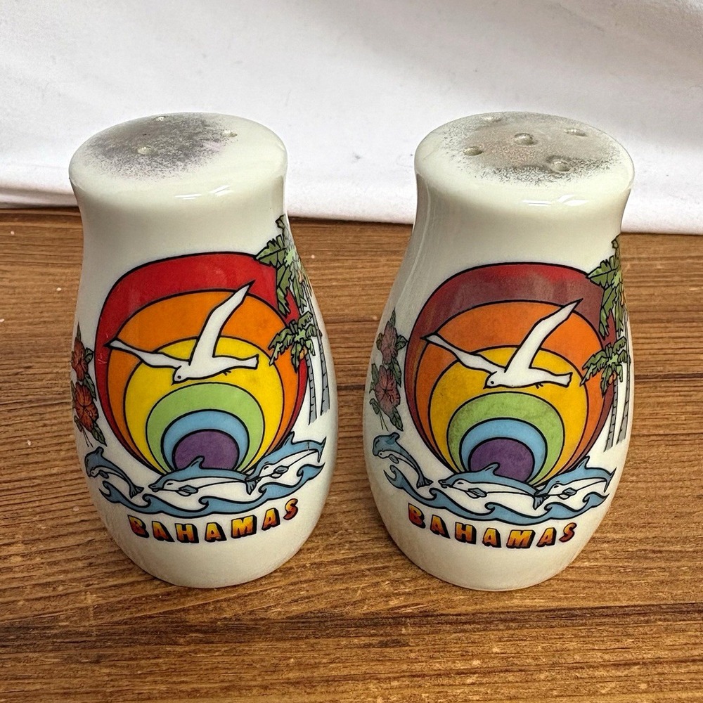 Vintage/Retro Bahamas Ceramic Salt & Pepper Shakers Set Refillable 3"